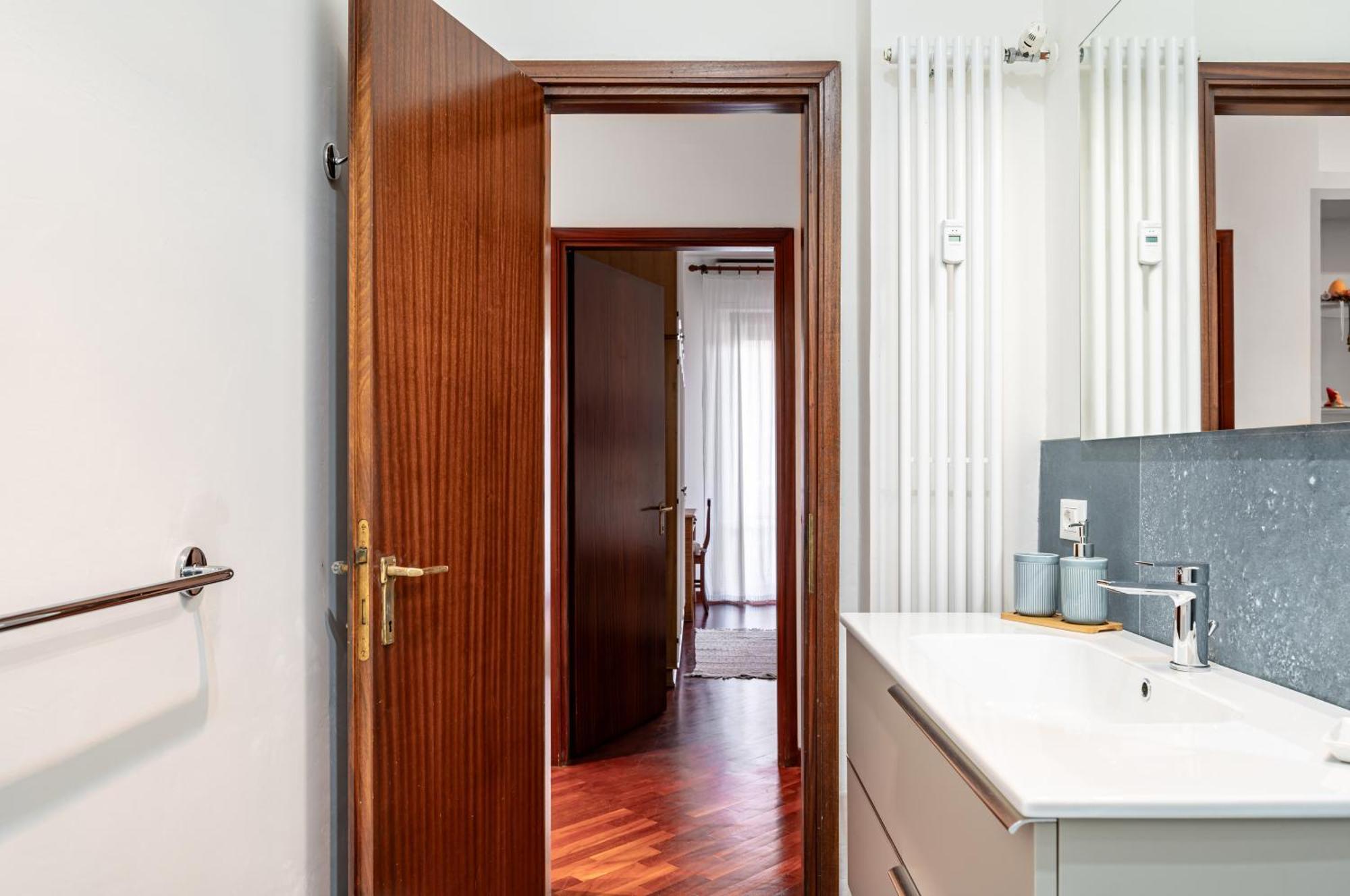 Visarno & University Roomy Flat X6 With Parking 佛罗伦萨 外观 照片